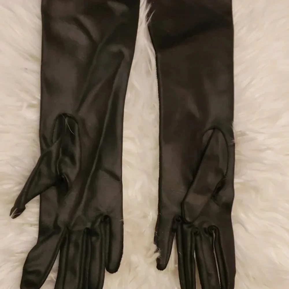 Van Raalte Mid‎ length.Glam gloves NEW
